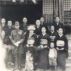 nycum2.JPG (41160 bytes)