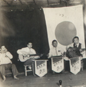 nycum8.JPG (29235 bytes)